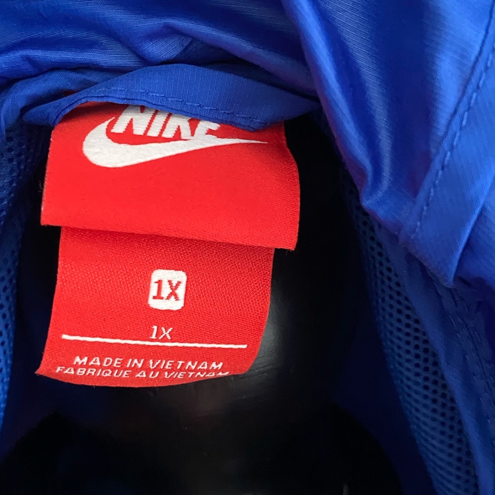 Authentic Nike Light Weight Jacket - image 5